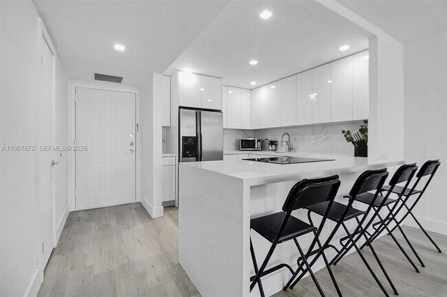 Building Photo - 200 Leslie Dr