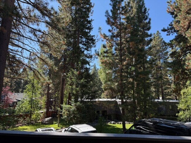 Building Photo - Centrally located townhouse in Incline Vil...