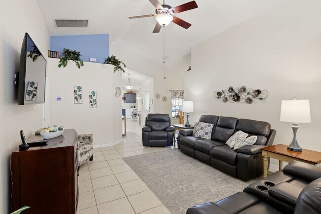 Foto del edificio - 8068 Santee Dr