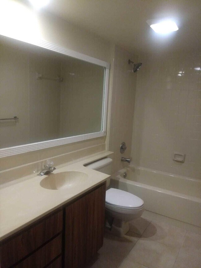 Building Photo - 3626 Whitehall Dr