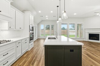 Building Photo - 6927 Pondhawk Dr