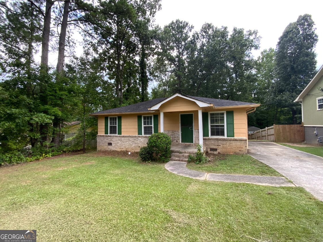 Primary Photo - 15 Beverly Dr SW