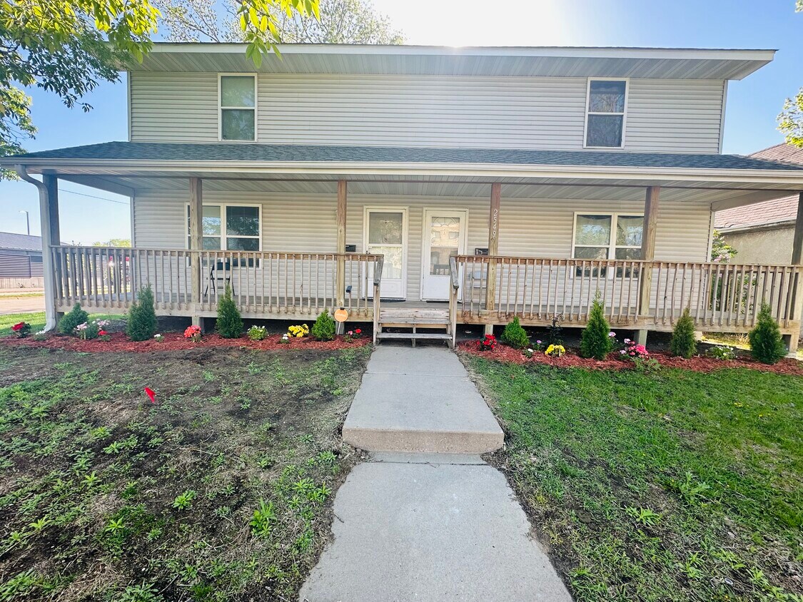 Foto principal - 2549 4th St NE