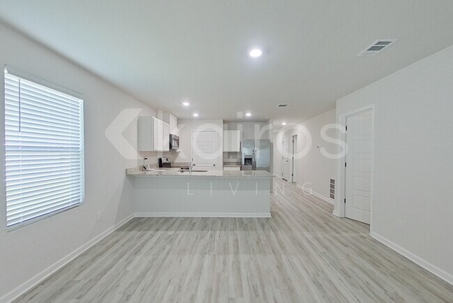 Foto del edificio - 14207 War Admiral Ave