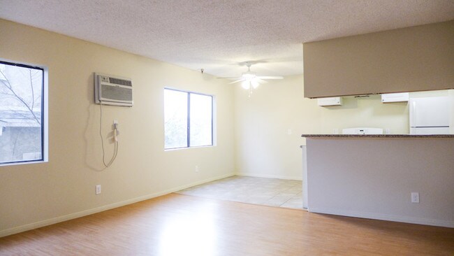 Building Photo - 2110 Crenshaw Blvd