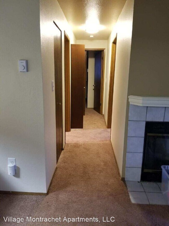 Building Photo - 2 br, 2 bath Apartment - 400 S. 152nd