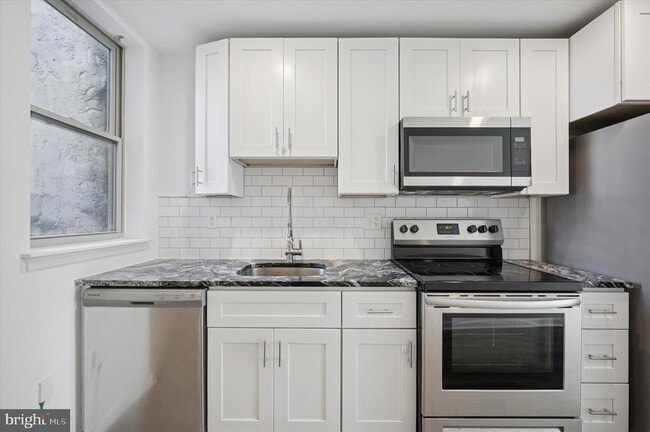 Foto del edificio - 4131 Cambridge St