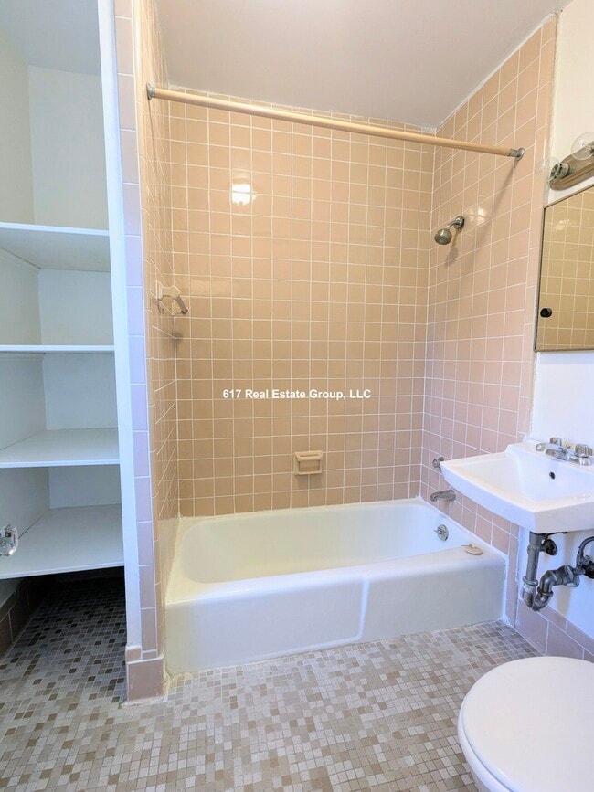 Foto del edificio - 381 Harvard St