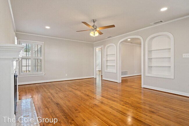 Building Photo - 2 br, 1.5 bath House - 2919 5th Ave