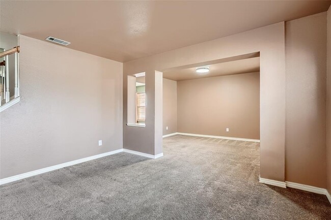 Building Photo - 1647 Churchill Ln