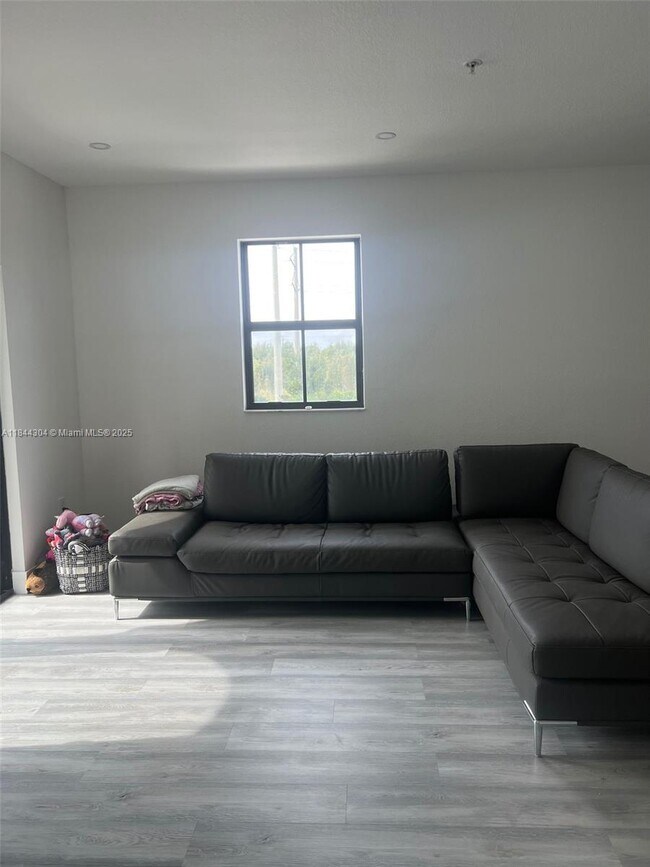 Foto del edificio - 10630 NW 88th St