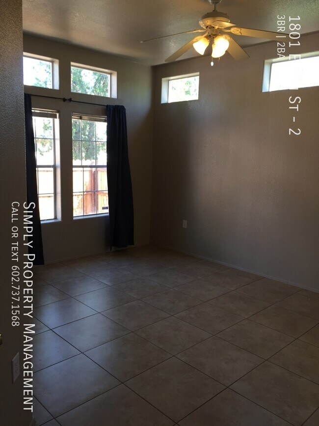 Building Photo - Spacious 3 Bedroom 2 Bath!