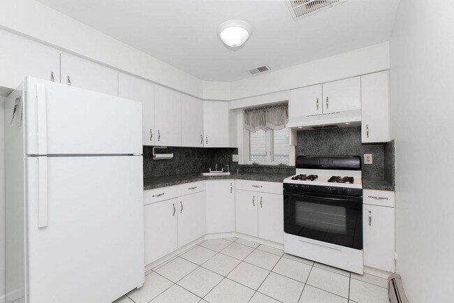 Building Photo - 235 75th St