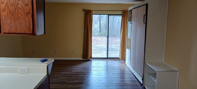 Building Photo - 3009 Huntleigh Dr