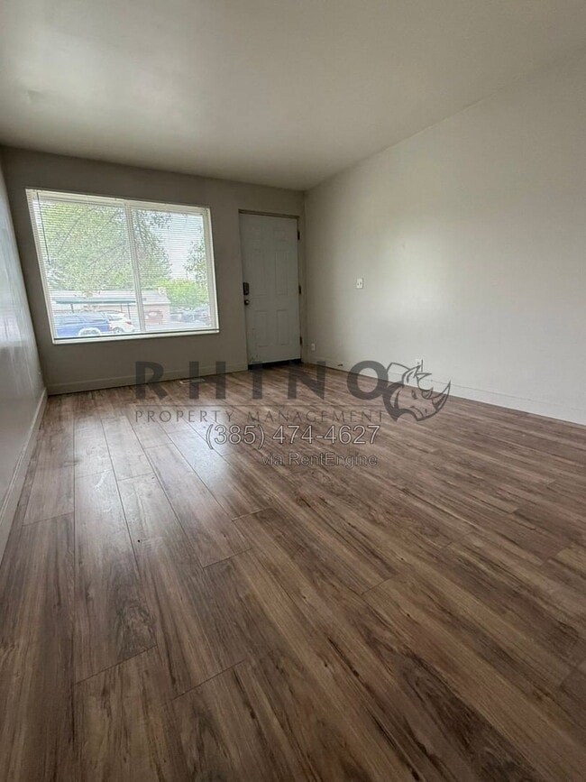 Building Photo - 3907 1040 E