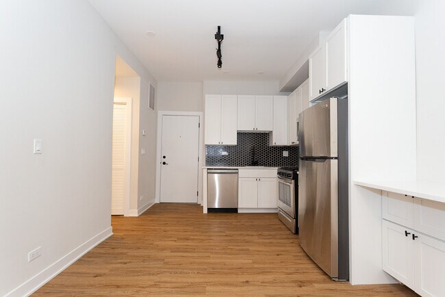Foto del edificio - 659 W Wrightwood Ave