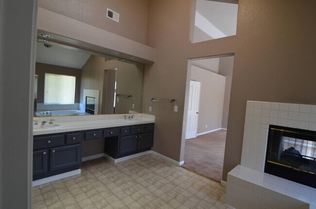 Building Photo - 2208 Koa Ct