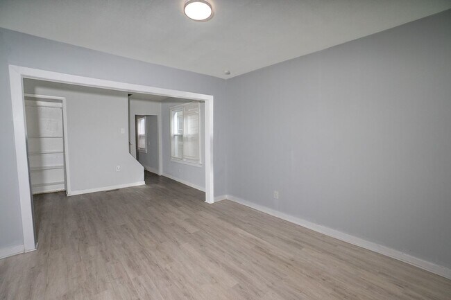 Foto del edificio - 6074 Tarnow St