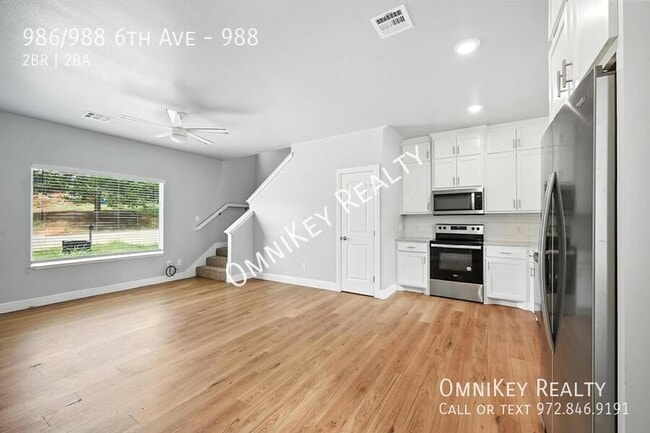 Building Photo - 986/988 6th Ave-988