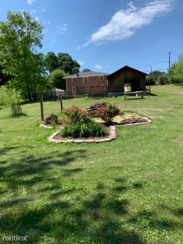 Foto del edificio - 4 br, 2 bath House - 3519 East Ave