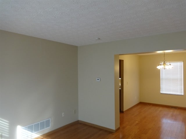 Foto del edificio - 4242 Honey Bee Ct