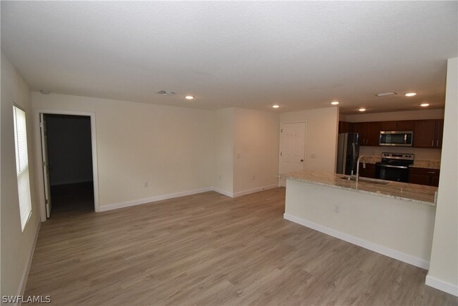 Foto del edificio - 1791 Pierpoint St