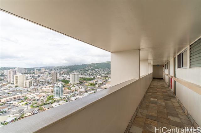 Foto del edificio - 555 University Ave
