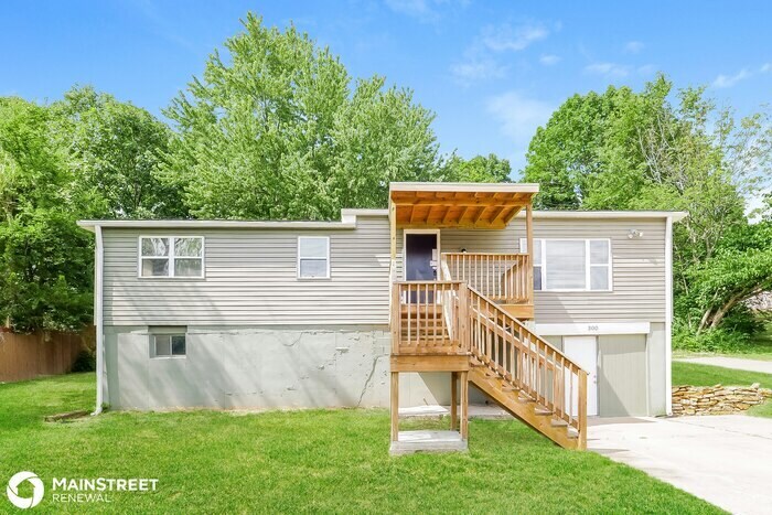Primary Photo - 300 E 164TH TER, BELTON, MO 64012