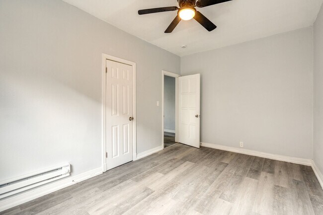 Building Photo - 2840 S Moreland Blvd