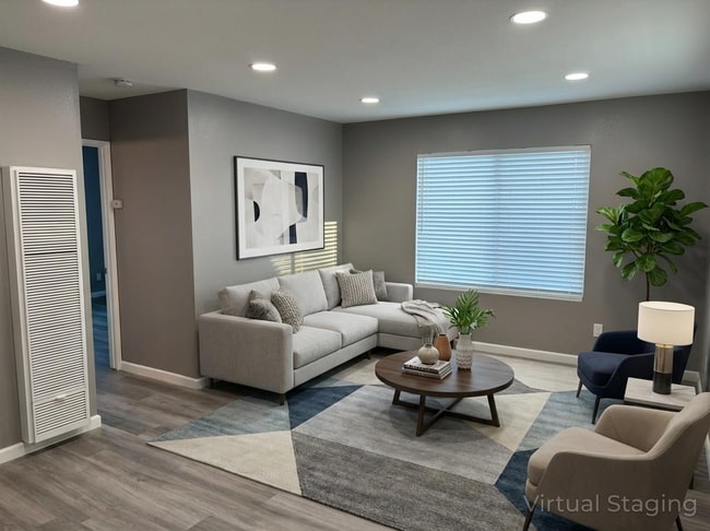 Building Photo - 16971 Hoskins, 3