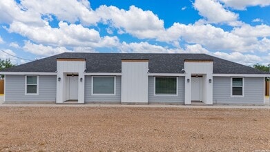 Building Photo - 221 Dub Dr