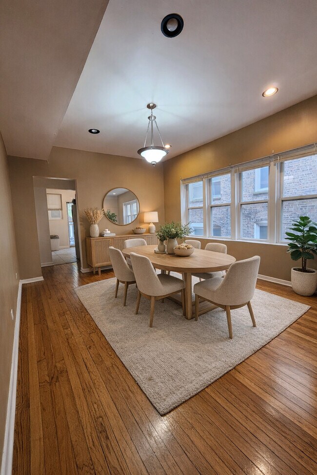 Foto del edificio - 7835 S Saginaw Ave