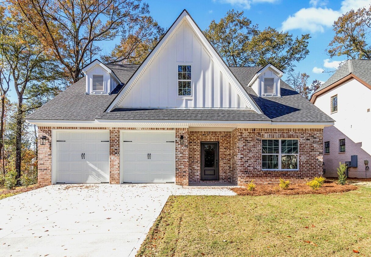 Primary Photo - New Construction For Rent on the loop!