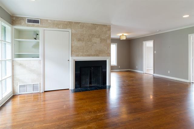 Building Photo - 4606 Belclaire Ave