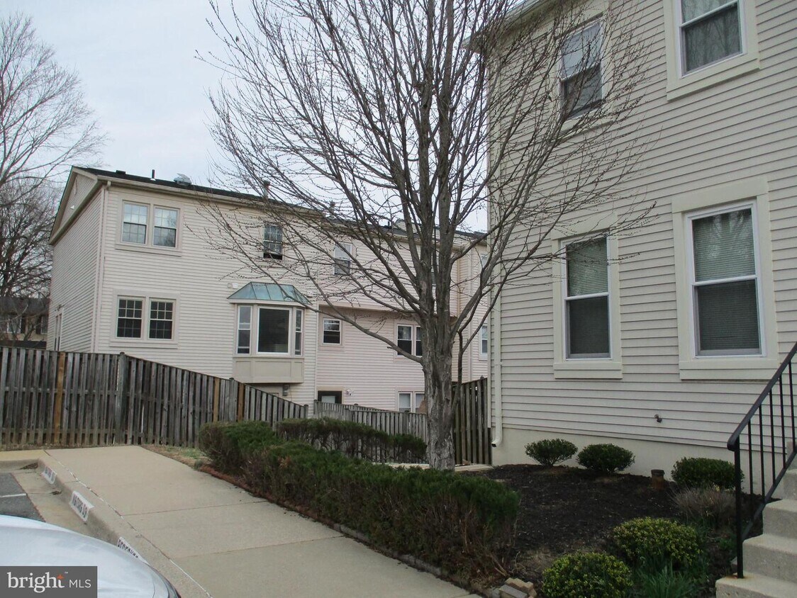 119 Pontiac Way, Gaithersburg, MD 20878 Townhome Rentals in