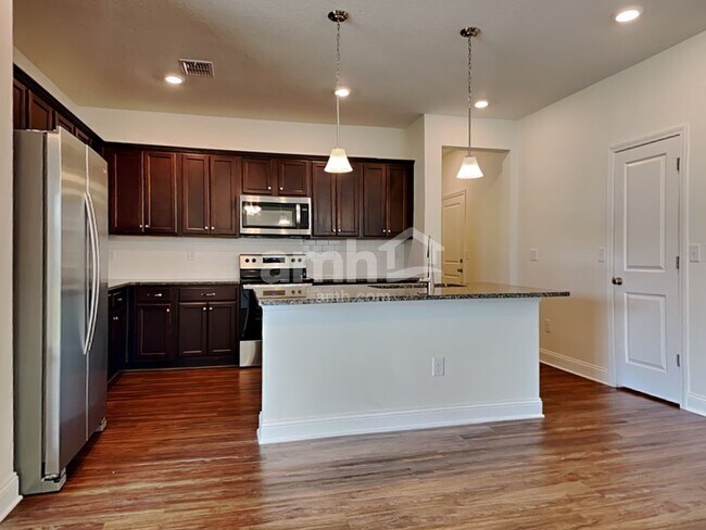 Building Photo - 21 Carlitos Wy