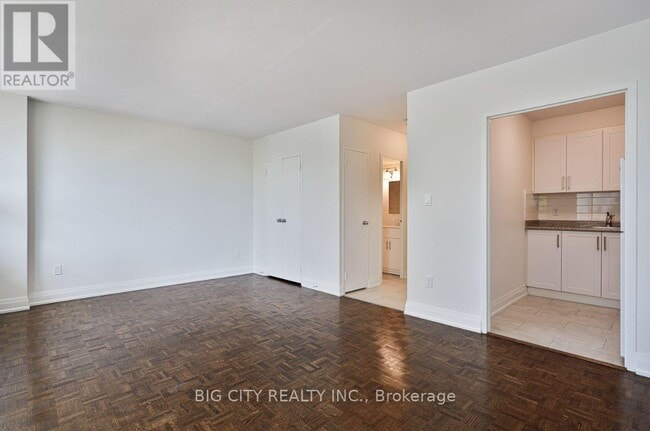 Photo du bâtiment - 70 Cambridge Ave