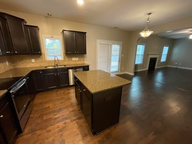 Building Photo - 2505 Clear Pines Ct