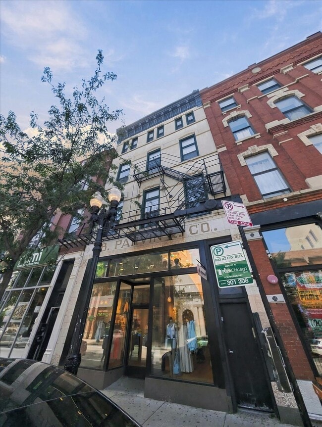 Building Photo - 1538 N Milwaukee Ave