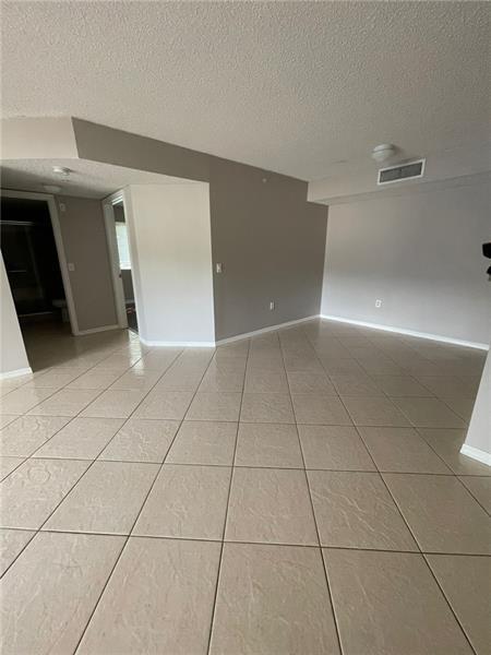 Foto del edificio - 5025 Wiles Rd