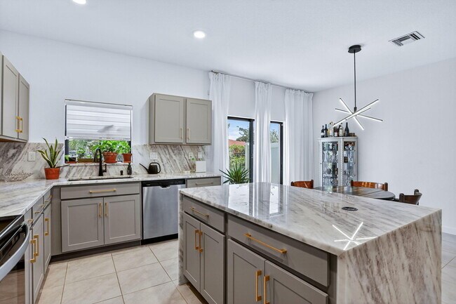 Foto del edificio - 950 NW 3rd Terrace