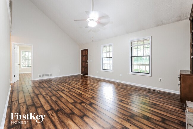 Building Photo - 3418 Chastain Trce NE