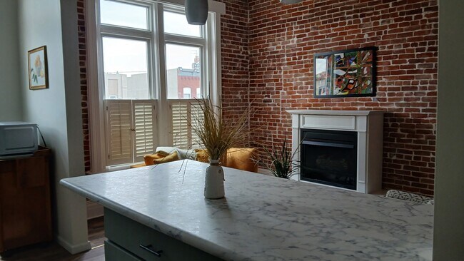 Foto del edificio - 150 E 5th St