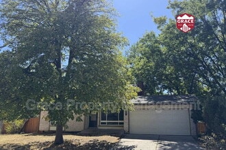 Building Photo - 10860 Stuart Cir