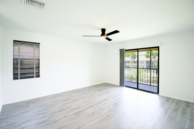 Building Photo - 13055 Albright Ct