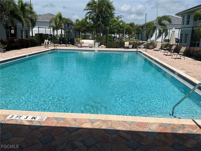 Foto del edificio - 8312 Bernwood Cove Loop