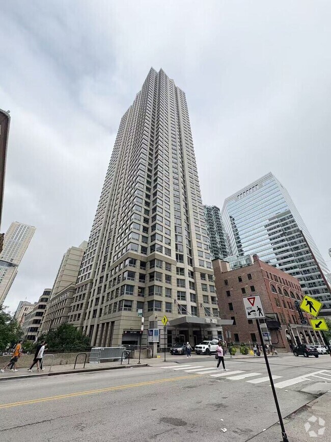 Building Photo - 440 N Wabash Ave