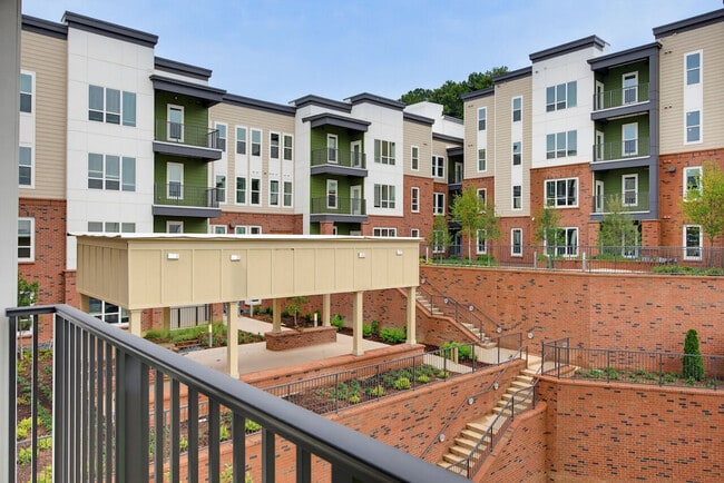 Building Photo - Metropolitan Place Apartments