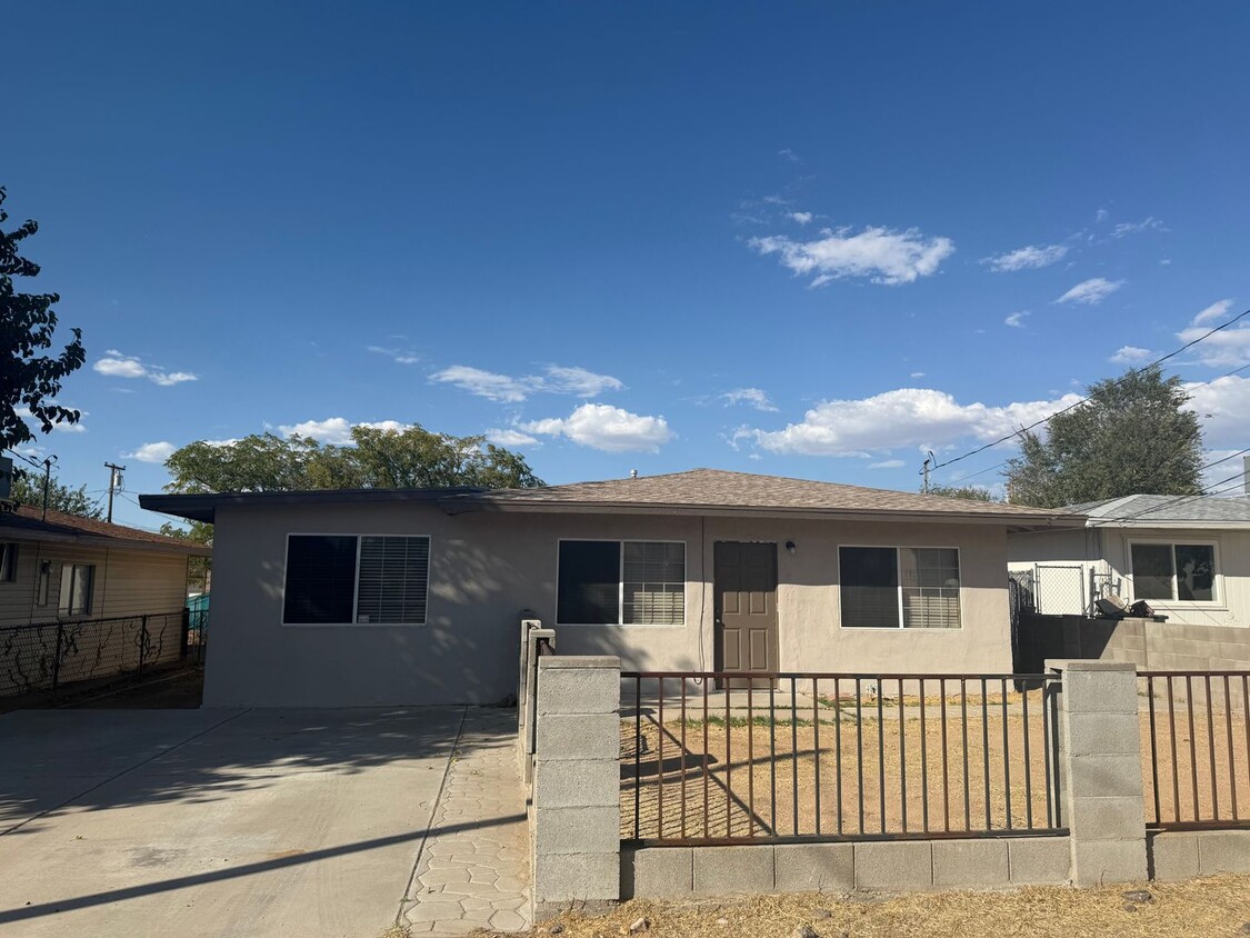 Primary Photo - 4 Bedroom / 1 Bathroom