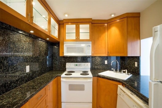 Building Photo - 6545 Indian Creek Dr